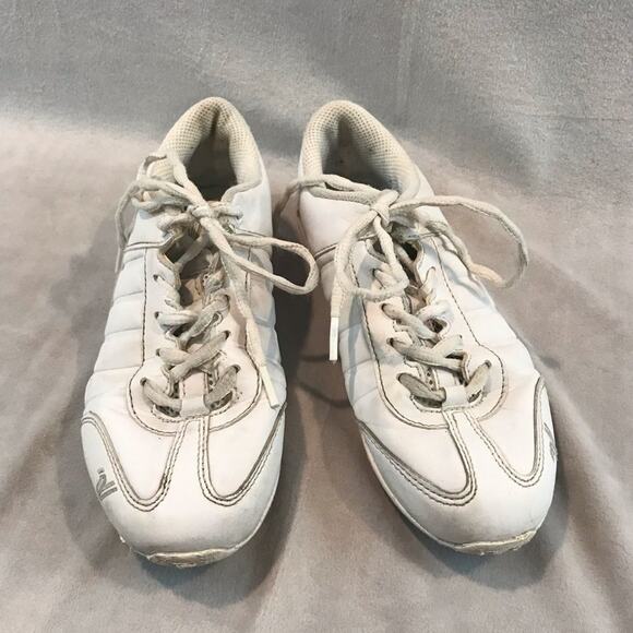 Varsity cheer/tumbling shoes white youth size 3 - Picture 1 of 4
